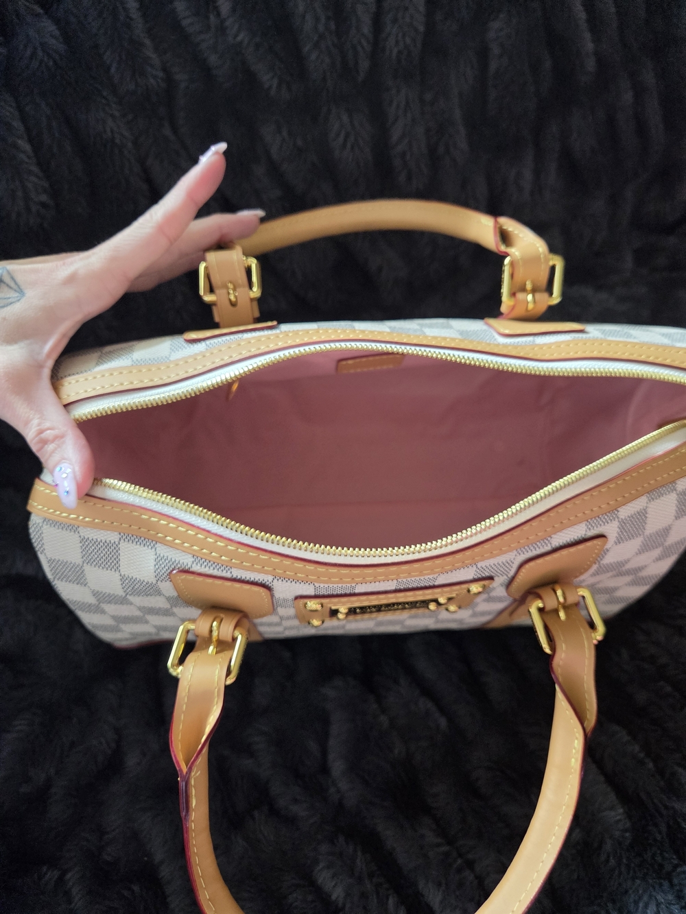 Damier Azur Berkely Style Bag - Picture 8 of 9